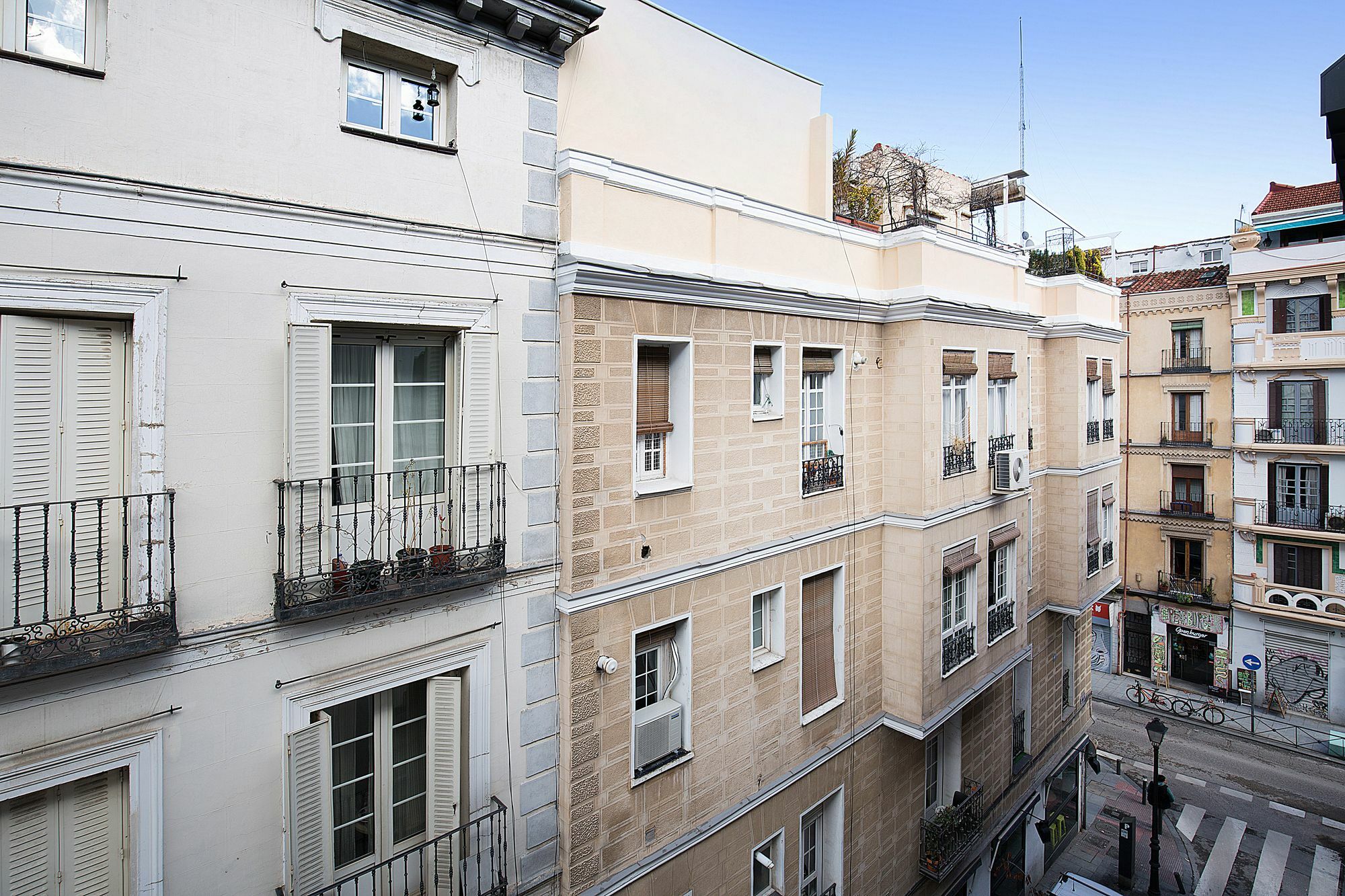 Apartamentos San Lorenzo 26 Madrid Exterior photo